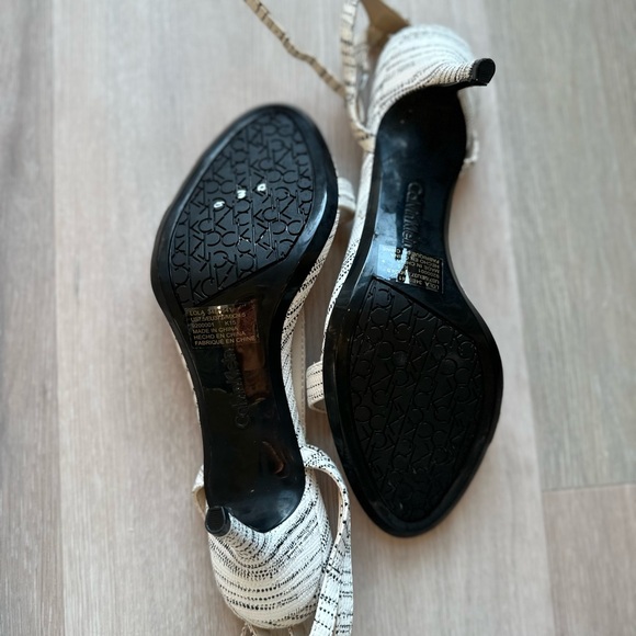 Calvin Klein T-Strap heels zebra/snake - Picture 7 of 7